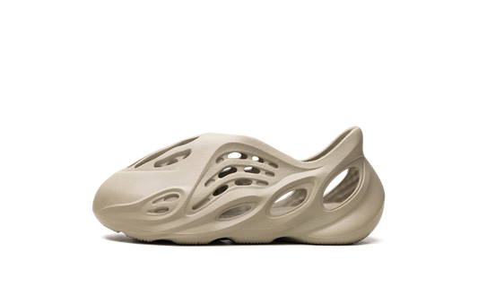 Yeezy Foam RNR Kids 1